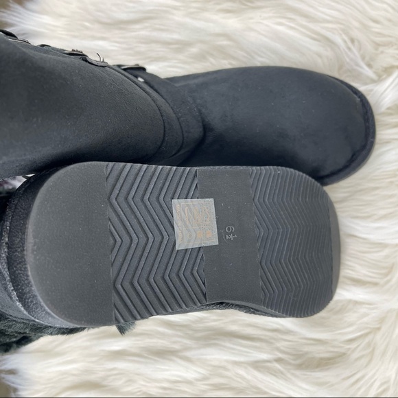 Women’s Shoevibe Black Winter Fur Boots 6.5 US! - Picture 7 of 7